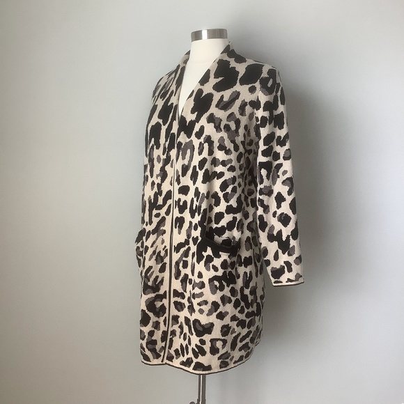 Chico's Leopard Print Open Cardigan Sweater Pockets Size2 - Picture 4 of 16